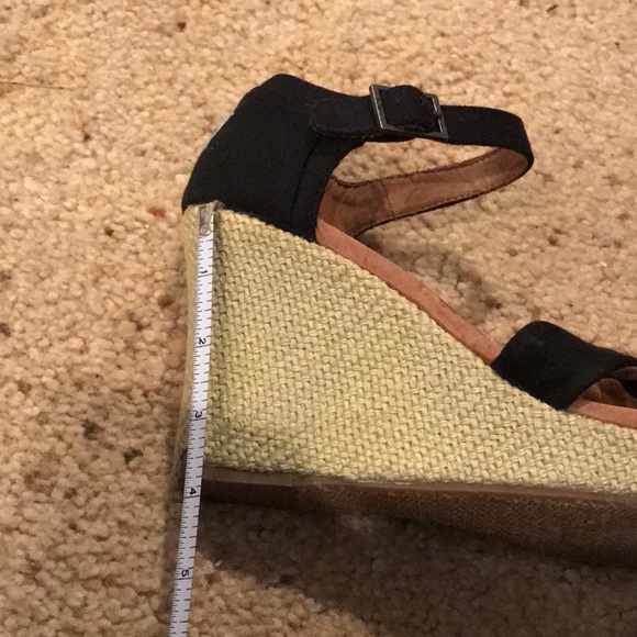 TOMS Espadrille Wedges - EUC - Picture 5 of 5